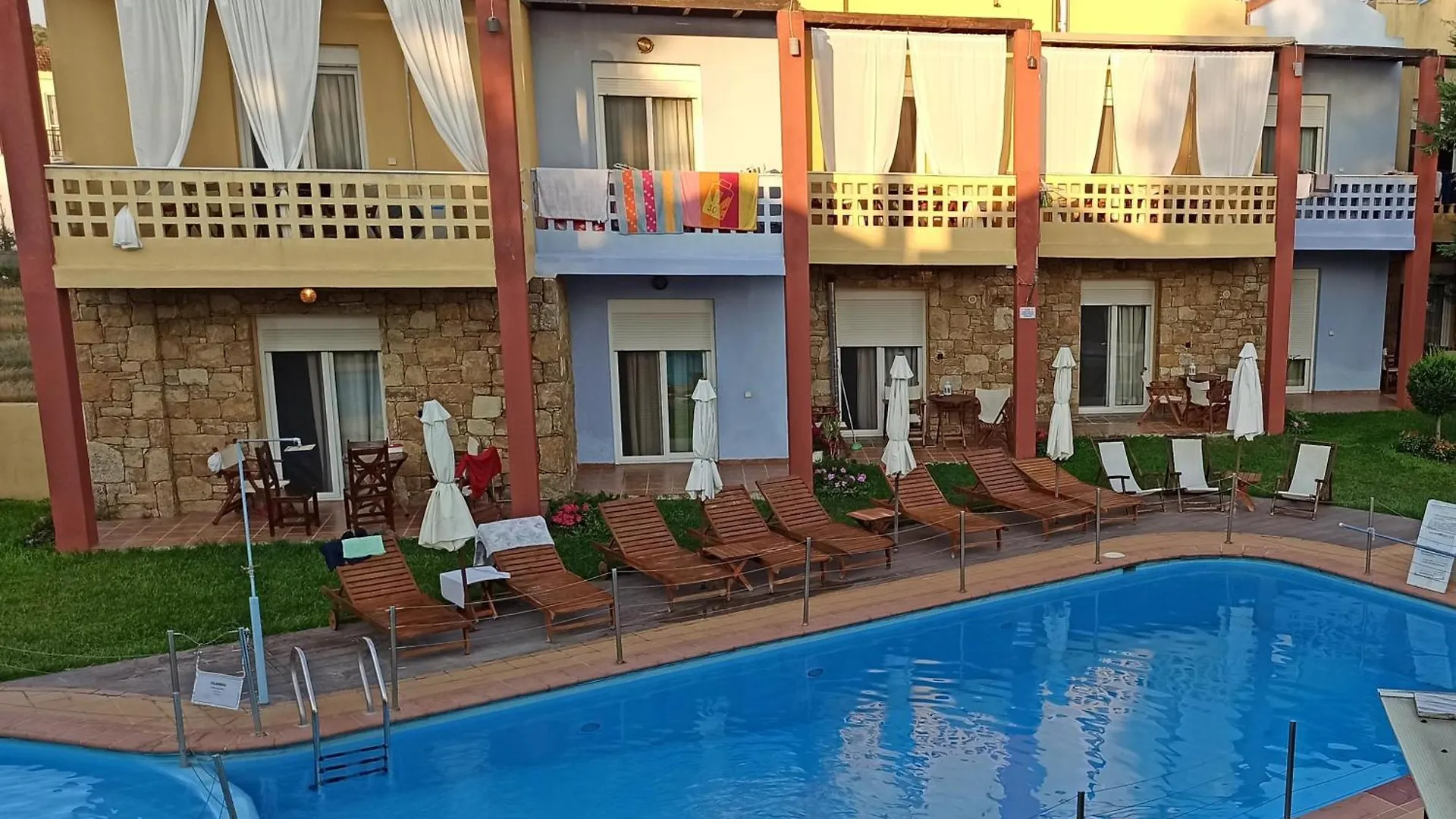 Ydna Family Hotel Apartments Possidi